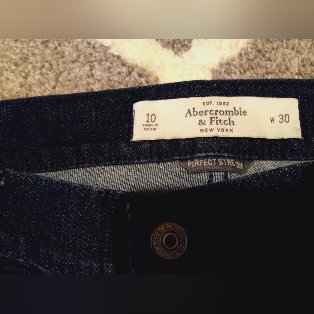 Abercrombie & Fitch jean shorts size 10 women's - Picture 3 of 3